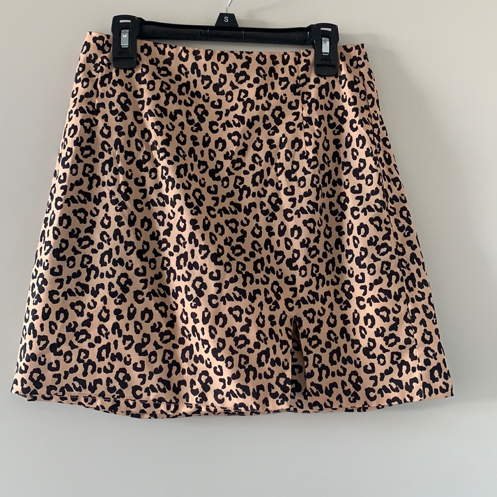 Cheetah print mini skirt with slit on one side
